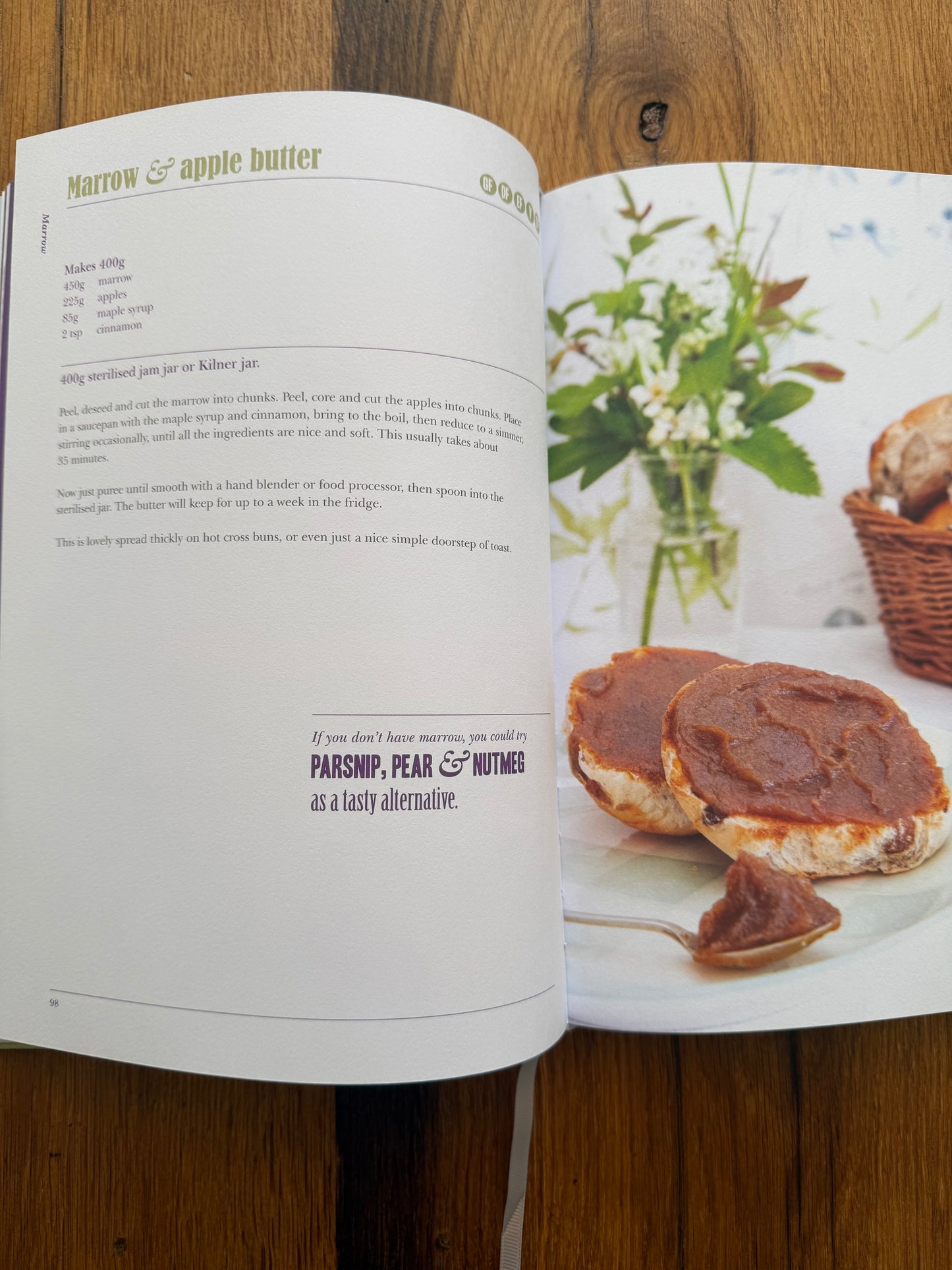 Blackberry Cottage - Cakes with Secret Ingredients: From Aubergine to Zucchini (Hardback, Second-Hand)